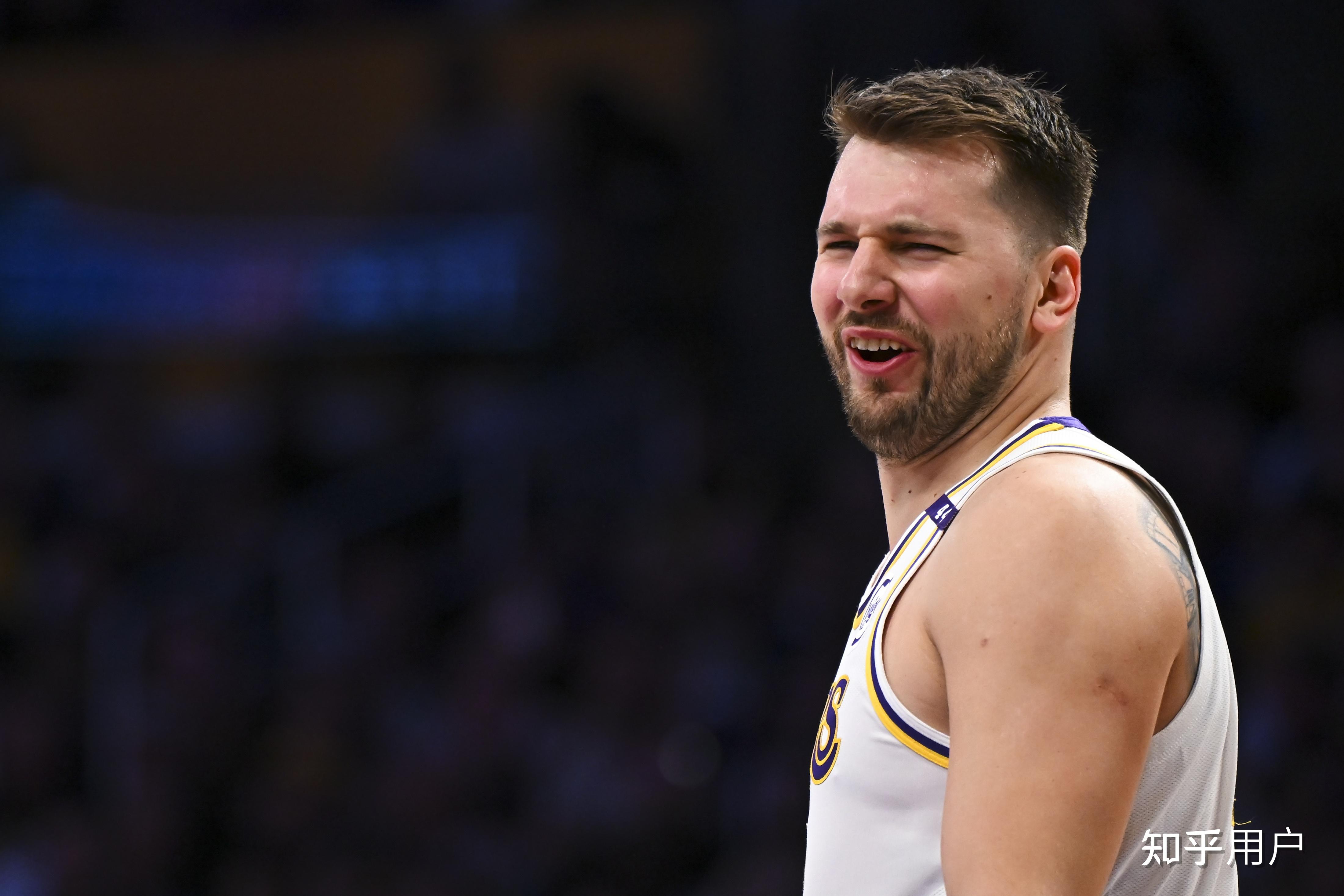 LOL电竞下注 -洛杉矶湖人迎NBA常规赛关键赛，赛后伤情更新，赛场秩序良好，心理建设被强调的简单介绍